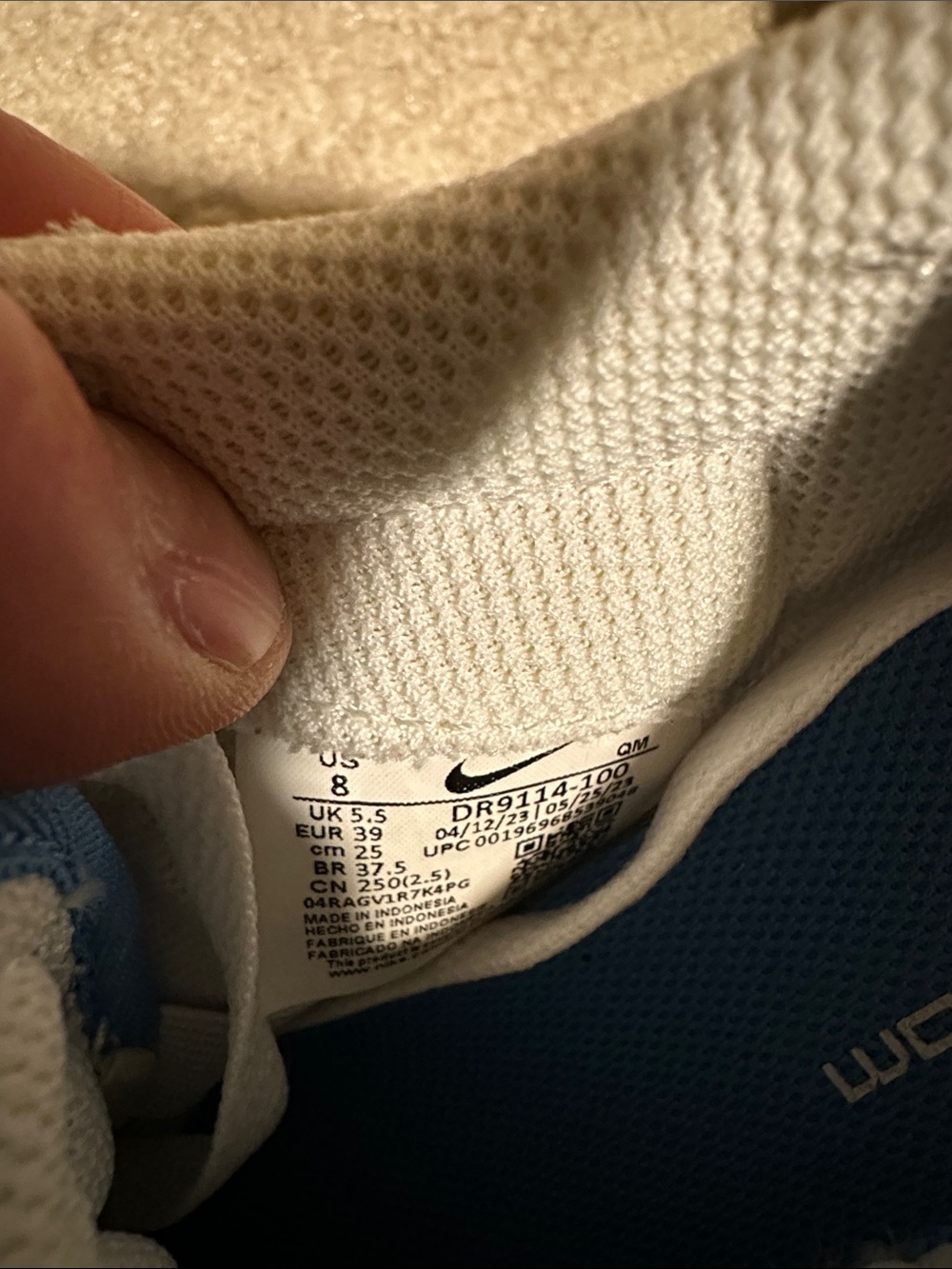 Nike White and Blue Sneakers with Gum Sole - Picture 8 of 8